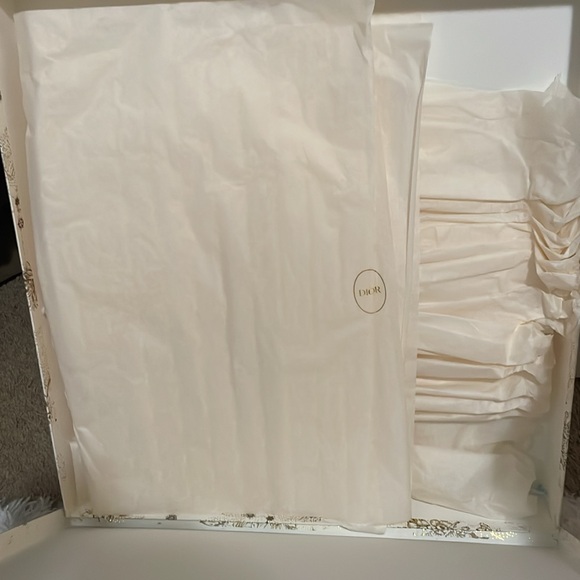 Dior Floral Decorative Box BOOK TOTE LARGE - Picture 2 of 2